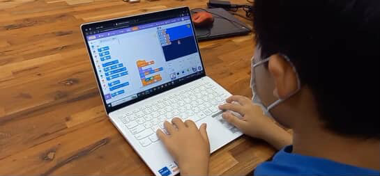 田代そろばん教室の
そろばん×プログラミング