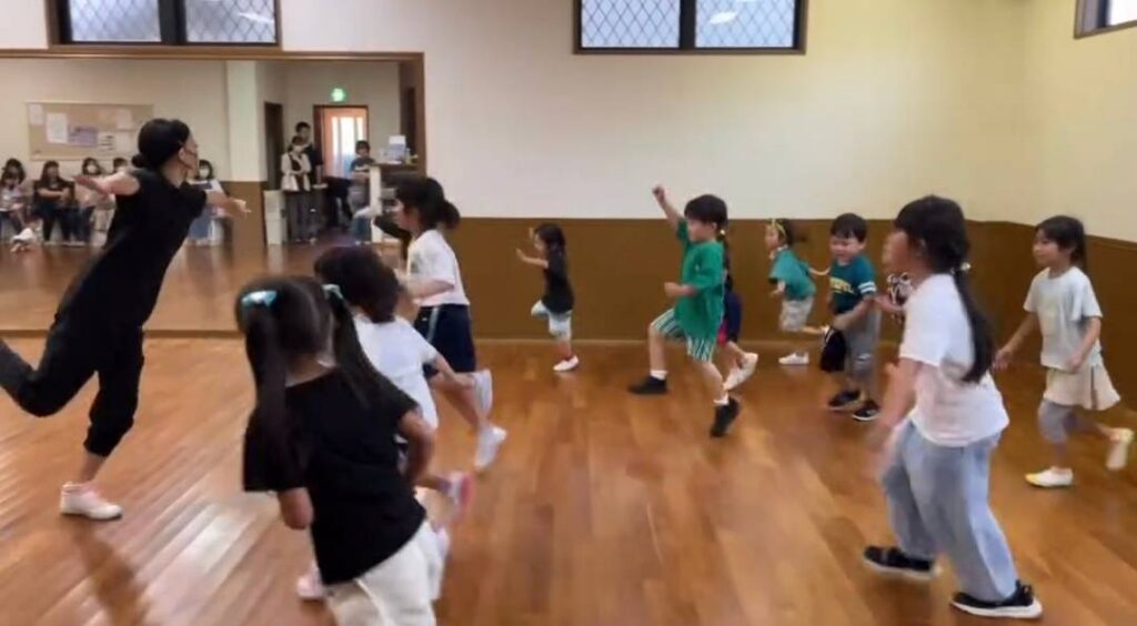 「先生」とは呼ばれなくてもいい
舞ダンススクールの雰囲気